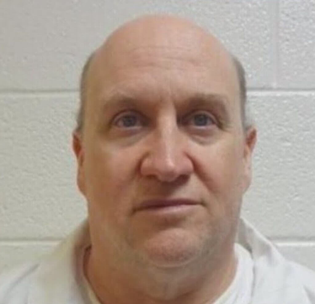 Grant Hardin escape: Former police chief escapes prison security by impersonating a corrections officer.