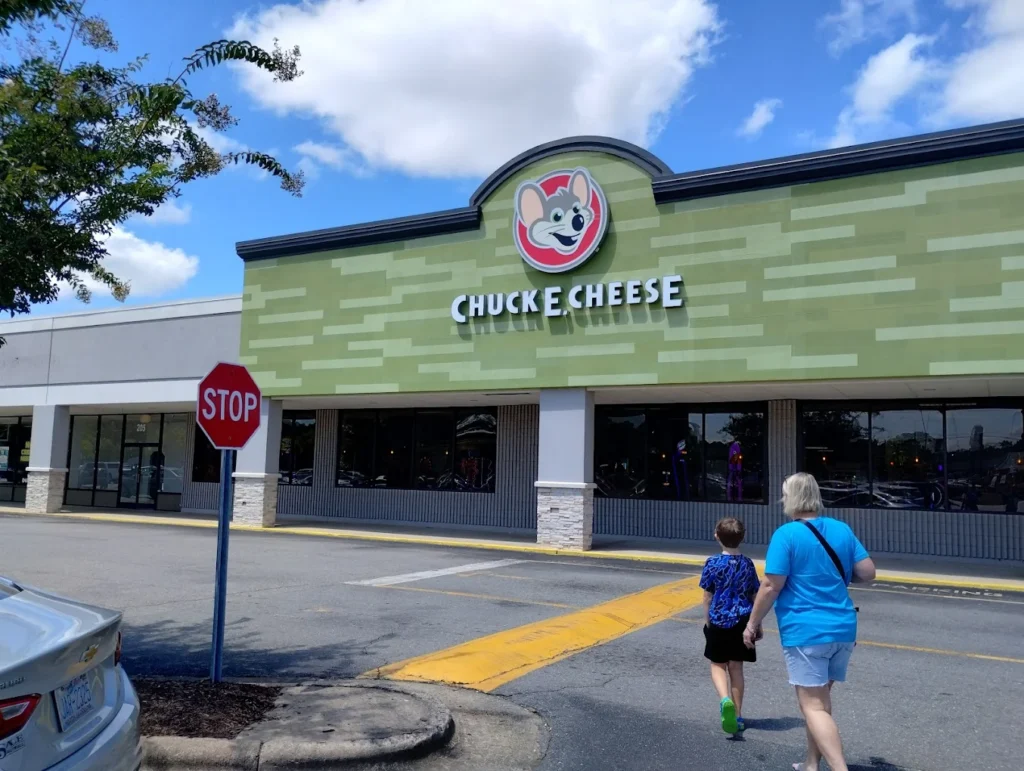 Amaris Damas was last seen here.