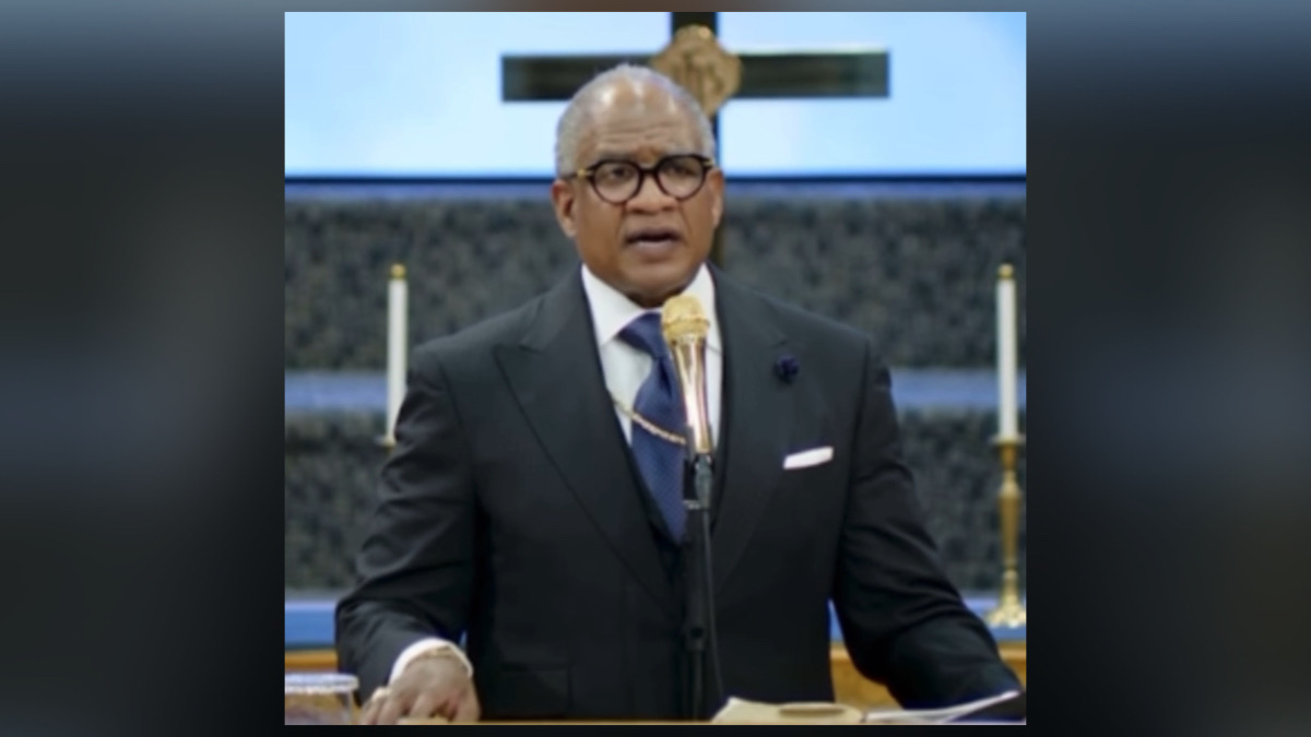 Bishop Patrick Wooden speaking during controversial sermon involving Jamal Bryant’s wife