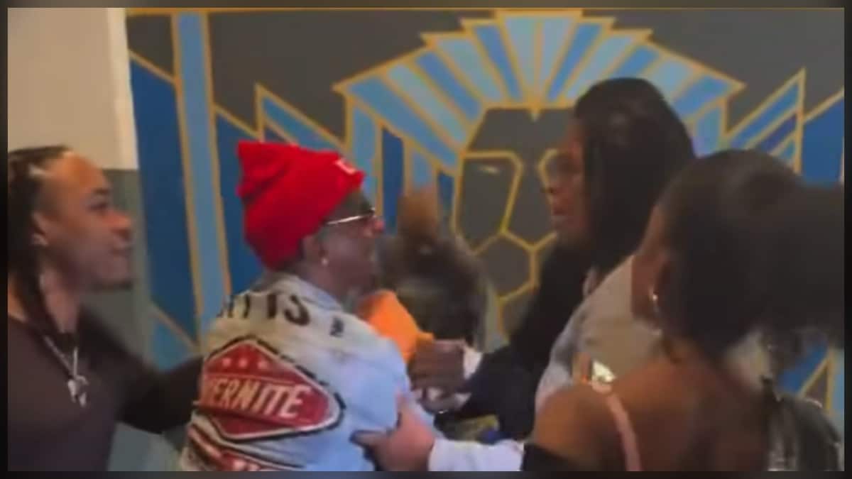 Charleston White chokes man